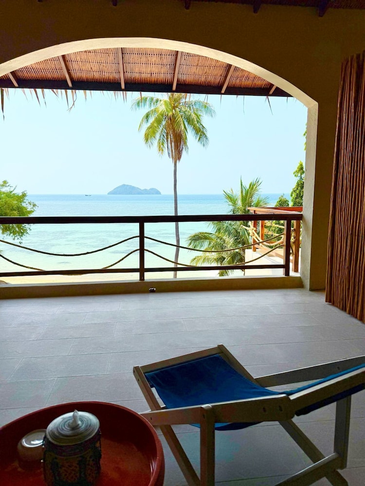 Beach/ocean view