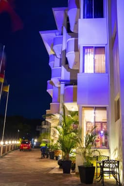 Hotel Lakefield
