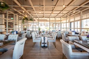 thumbnail: Restaurant