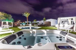 thumbnail: Pool