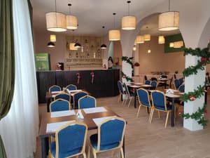 thumbnail: Restaurant