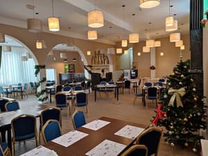 thumbnail: Restaurant