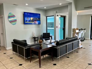 thumbnail: Lobby sitting area