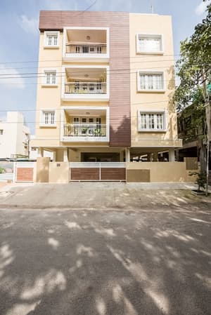 thumbnail: Front of property