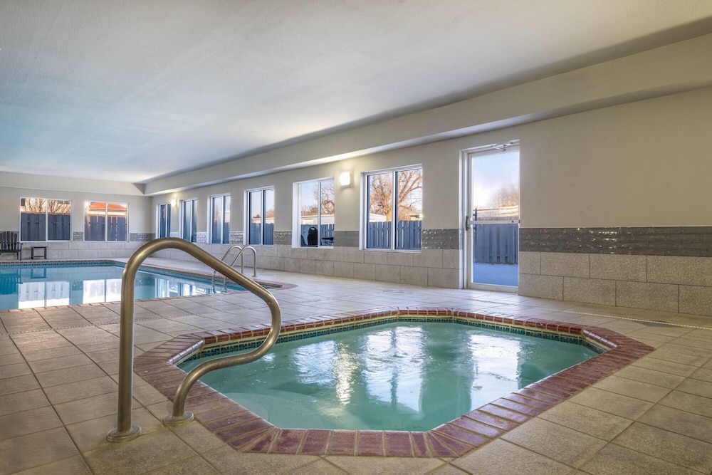 Swimming pool-spa