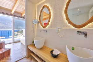 thumbnail: Bathroom sink