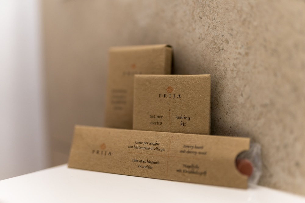 Bathroom amenities