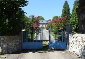 thumbnail: Exterior