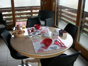 thumbnail: Breakfast area