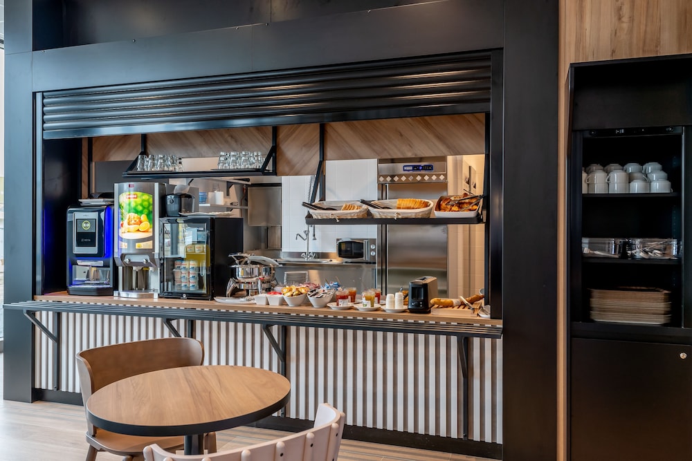 Restaurant-cafeteria