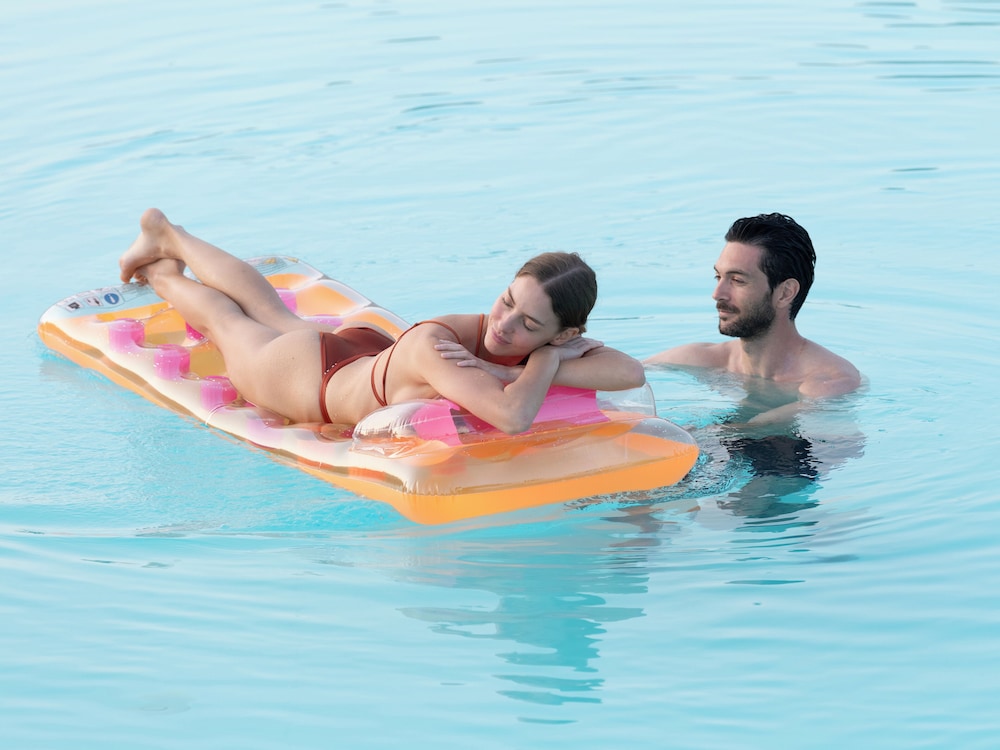 Infinity pool