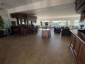 thumbnail: Breakfast area