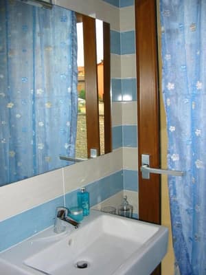 thumbnail: Bathroom sink