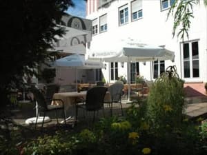 thumbnail: Outdoor dining