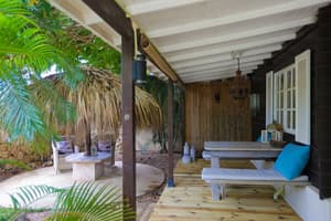 thumbnail: Exterior