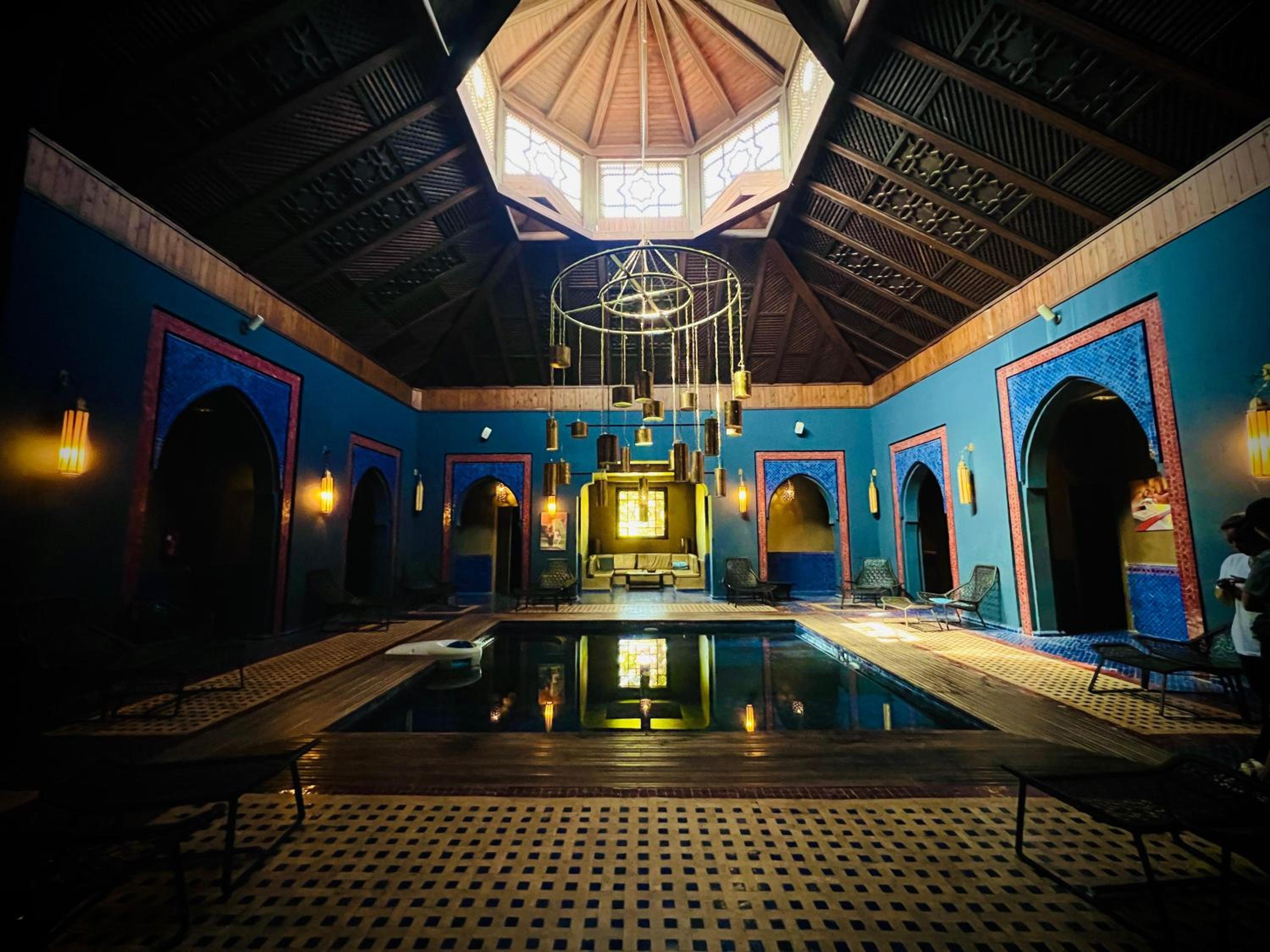 Swimming pool-spa