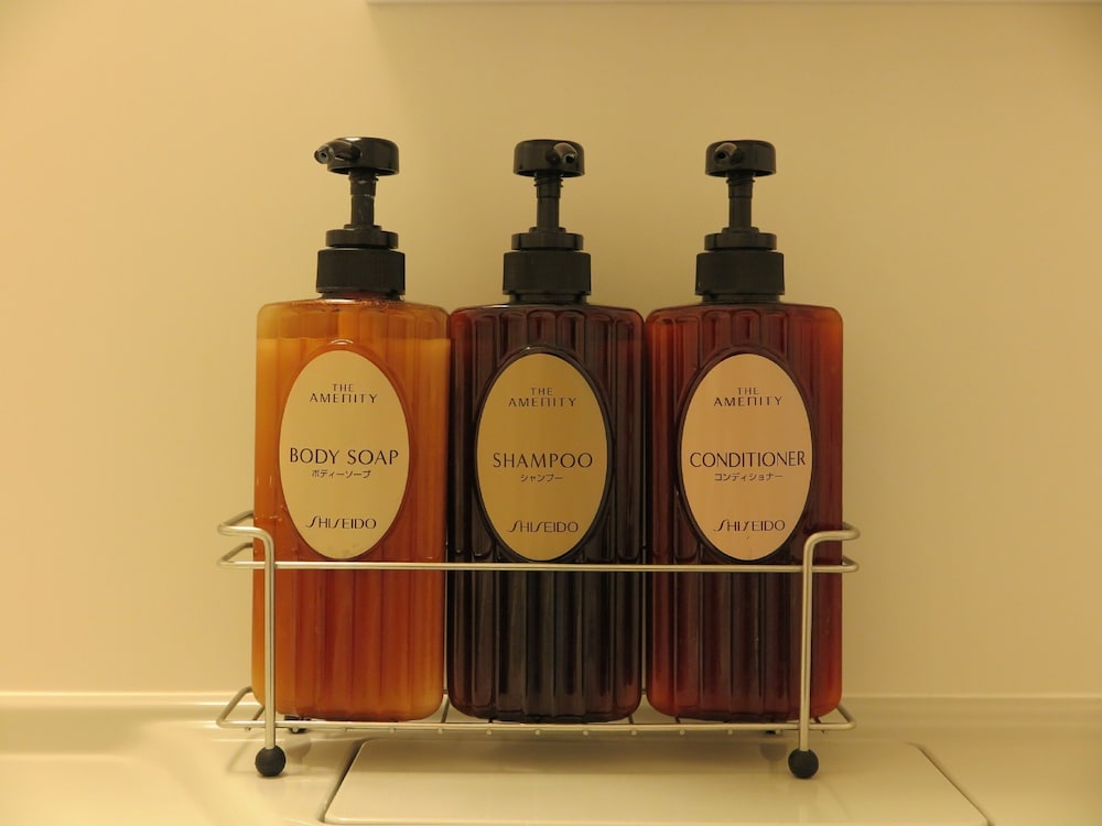 Bathroom amenities