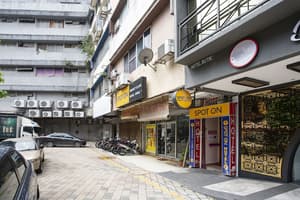 thumbnail: Front of property
