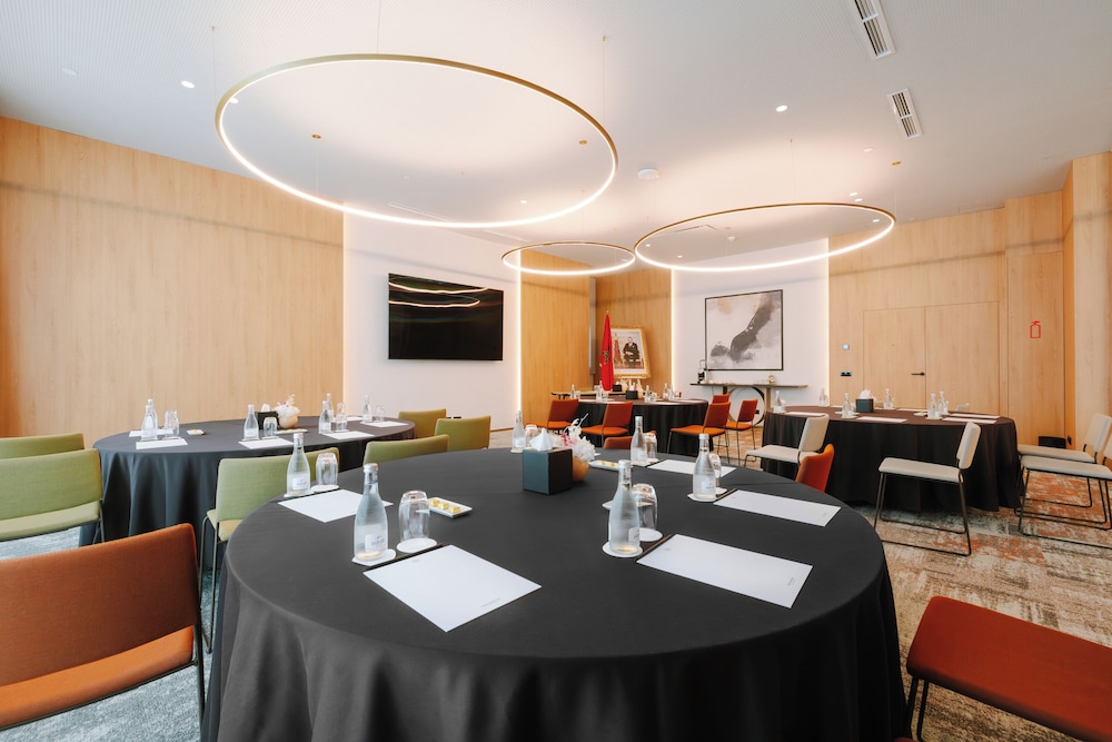 Meeting facility