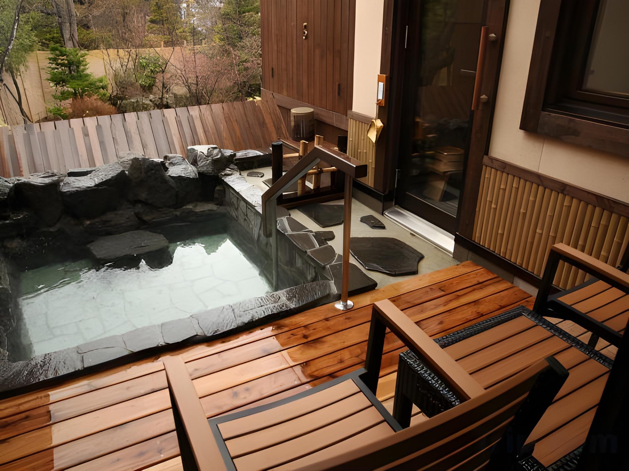 Swimming pool-spa