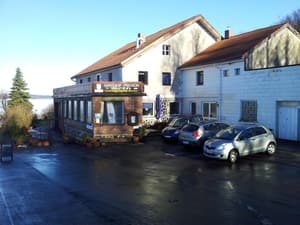thumbnail: Exterior