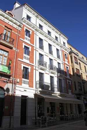 thumbnail: Front of property