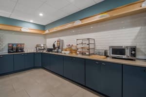 thumbnail: Breakfast area