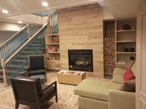 thumbnail: Lobby sitting area