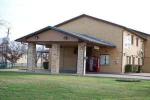 thumbnail: Exterior
