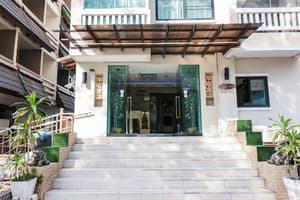 thumbnail: Exterior