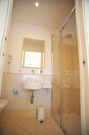 thumbnail: Bathroom shower