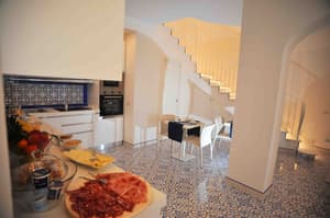 thumbnail: Breakfast area