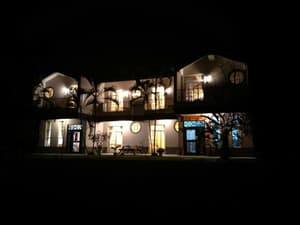 thumbnail: Exterior