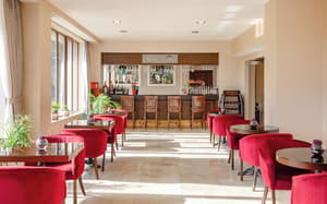 thumbnail: Bar (on property)