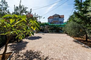 thumbnail: Front of property