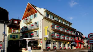 thumbnail: Front of property