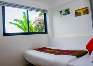 thumbnail: Courtyard view