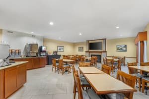 thumbnail: Breakfast area