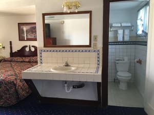 thumbnail: Bathroom sink