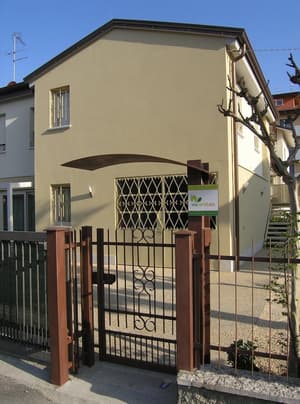 thumbnail: Exterior