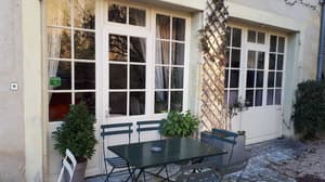 thumbnail: Exterior detail