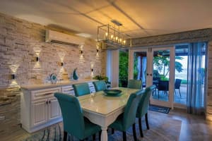 thumbnail: Dining room
