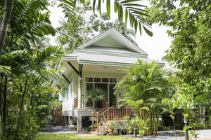 thumbnail: Exterior detail
