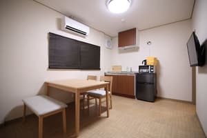 thumbnail: In-room dining