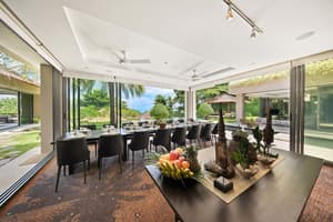 thumbnail: Family dining
