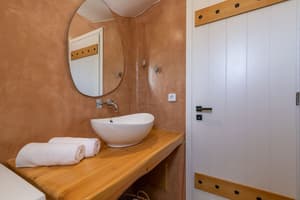 thumbnail: Bathroom sink