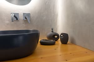 thumbnail: Bathroom amenities