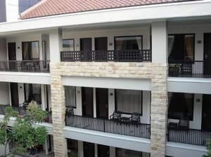 thumbnail: Exterior