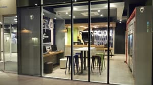 thumbnail: Business center