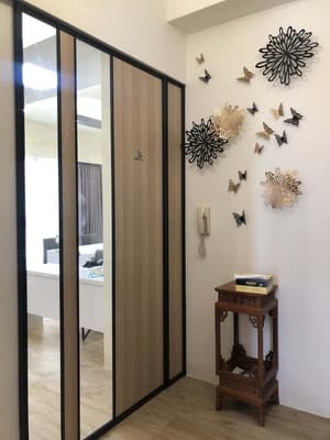 thumbnail: Interior detail